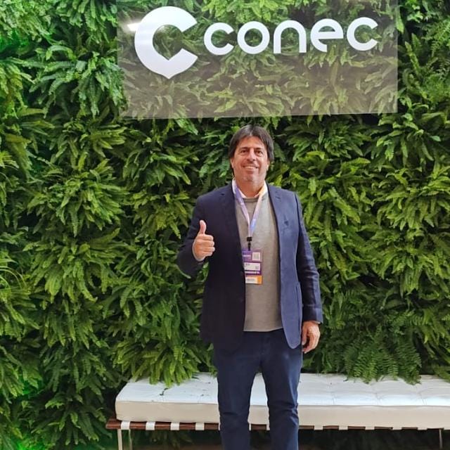 Carlos Meira en la convención de Omint en Brasil, junto a los principales brokers de seguros de Argentina.